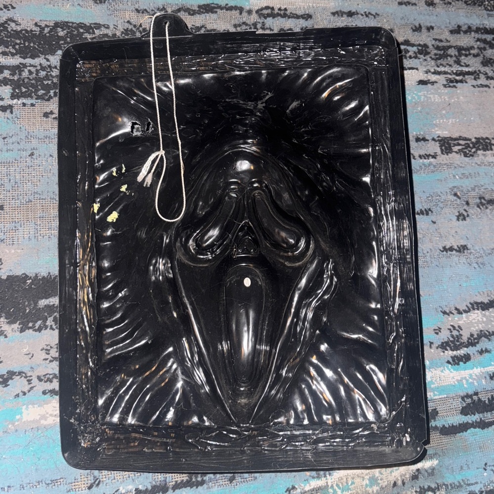 Vintage Funworld Ghostface Scream 3D Wall Plaque – Halloween Glow Decor 14.5x18” - Picture 2 of 4